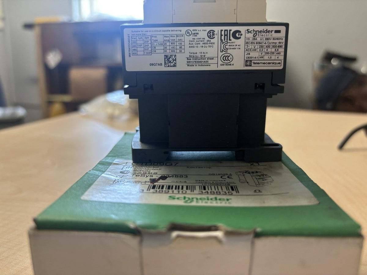 NEW Schneider Electric LC1D09G7 Contactor 5HP 480V G7 120V Coil NEW Schneider Electric LC1D09G7 Contactor 5HP 480V G7 120V Coil