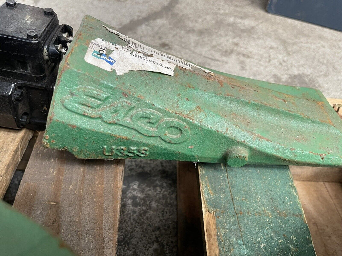 Esco U35S Ultralok Flat Bucket Tooth With Built In Lock For Loaders...