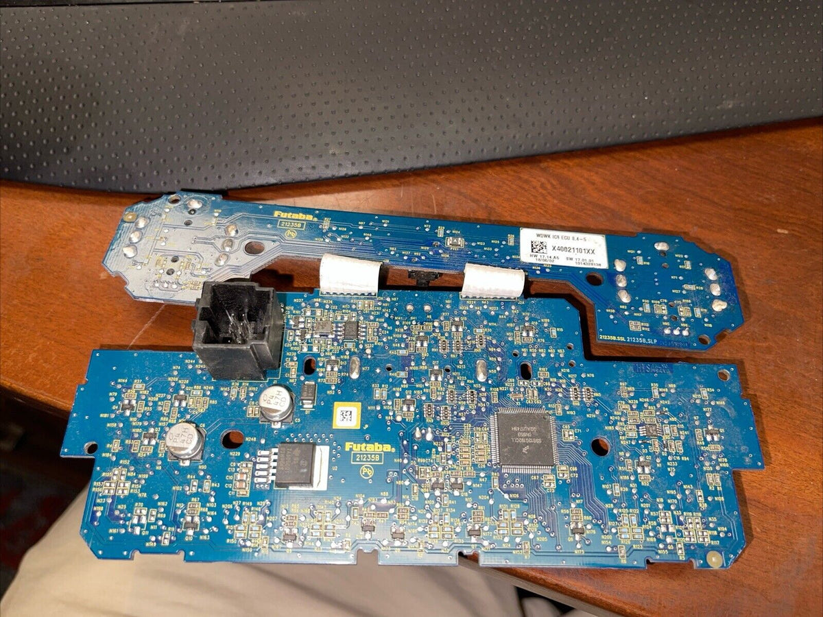 FUTABA CONTROL / DATA / DISPLAY BOARD 21235B, X40021101XX