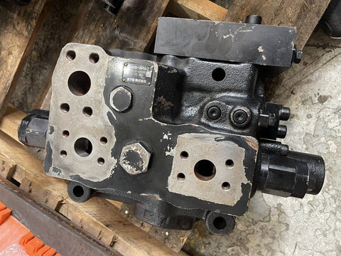 KYB C0100-60020, 12-02 001, 20124, 82K782, 4111-64200 Hydraulic Valve Komatsu