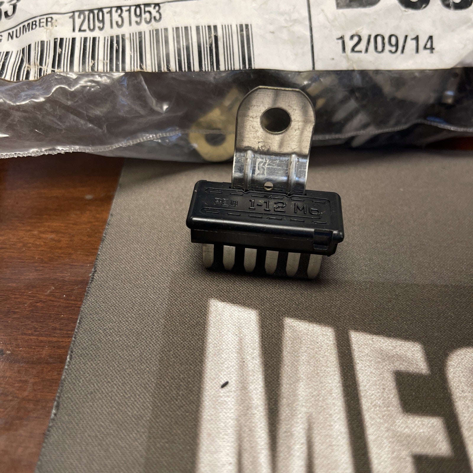 12/6 ゆさま様 DELPHI-PACKARD CONN COVER ASSEMBLY 15369276 PED 1-12 M6