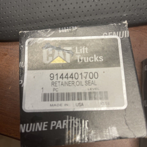 GENUINE Caterpillar Forklift Oil Seal Retainer 9144401700 *FREE SHIPPING*