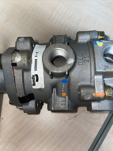 New Bendix E6 Foot Brake Air Valve P/N 5006808, A12-25657-000, FREE SHIPPING!