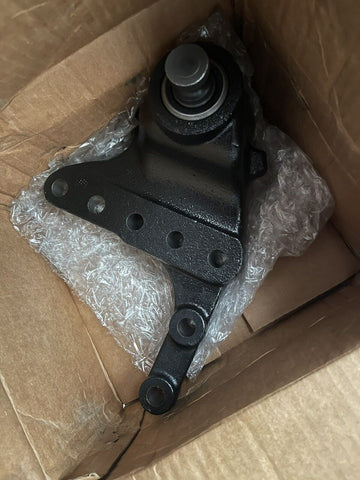 NEW FREIGHTLINER A16-20833-001 - BRACKET-SHKL/BSHG, SUSP, RBR *FREE SHIPPING