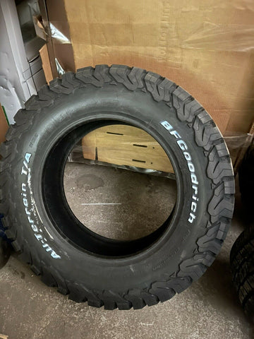 (1) NEW LT265/65R18 BFGoodrich All-Terrain T/A KO2 122/119R - 14.5/32 SHIPS FREE