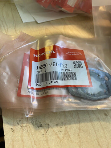 BRAND NEW 16220-ZE1-020 OEM Honda  AIR CLEANER TO CARBURETOR GASKET