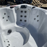 New Sunrans New Design Hot Tub SPA (SR810C) COSMETIC DAMAGE