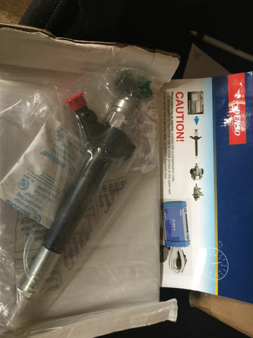 095000-7060 GENUINE DENSO INJECTOR FORD TRANSIT 6C1Q9K546BC-Mega Mart Warehouse-Ultimate Unclaimed Freight Buyer and Seller Specialists