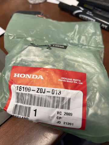 NEW Genuine OEM Honda 16100-Z0J-013 CARBURETOR (BB61J B) **FREE SHIPPING**