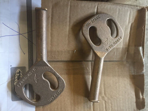 2 Hubbell FARGO GH-275C STUD/STIRRUP HOT LINE FOR CONNECTION ARRESTER JUMPER-Mega Mart Warehouse-Ultimate Unclaimed Freight Buyer and Seller Specialists
