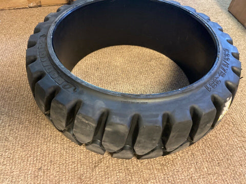 NEW 21x7x15 RODACO BLACK TRACTION TIRE CUSHION P2 HT-Mega Mart Warehouse-Ultimate Unclaimed Freight Buyer and Seller Specialists