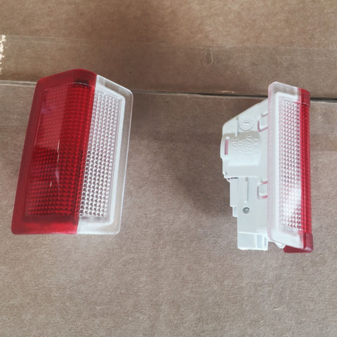 (2) MERCEDES COURTESY LAMP LEFT / RIGHT A0028201901 A0008202503 "FAST SHIPPING"-Mega Mart Warehouse-Ultimate Unclaimed Freight Buyer and Seller Specialists