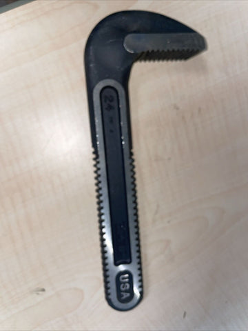 NEW RIGID 24'' PIPE WRENCH