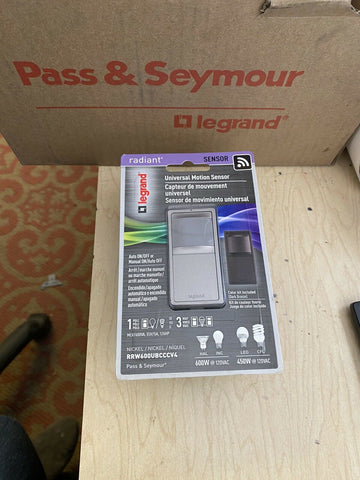 Legrand radiant 600-Watt Passive Infrared Single-Pole RRW600UBCCCV4