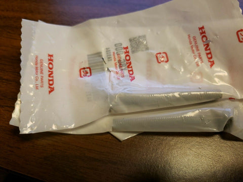 (3 PC LOT) GENUINE OEM Honda SCREW, OVAL (6X65)) PART #90191-KBG-000-Mega Mart Warehouse-Ultimate Unclaimed Freight Buyer and Seller Specialists