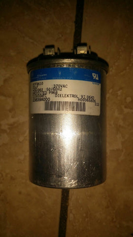 GE CAPACITOR;RUN,30 MFD,370 VAC, PUMP CAPACITOR-Mega Mart Warehouse-Ultimate Unclaimed Freight Buyer and Seller Specialists