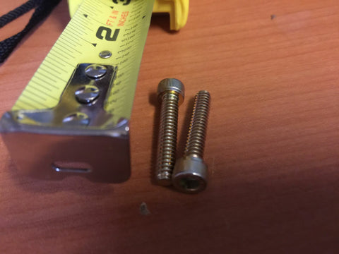 JLG Part # 3931016 / SCREW CAP SOC HEAD 10-24 X 1.000 (QTY 100 BOLTS)-Mega Mart Warehouse-Ultimate Unclaimed Freight Buyer and Seller Specialists