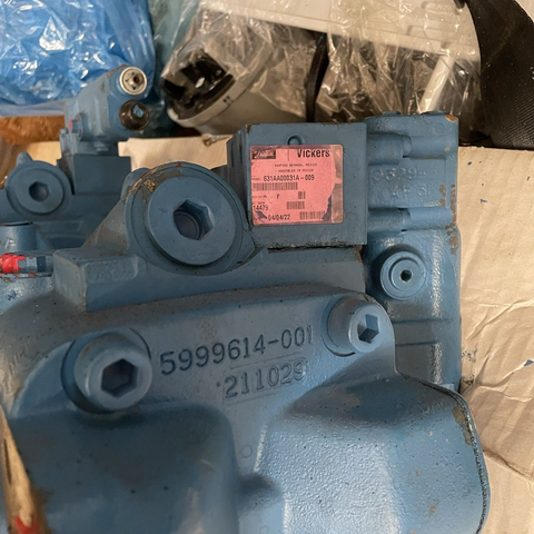 BRAND NEW DANFOSS VICKERS hydraulic pump 631AA00031A-009