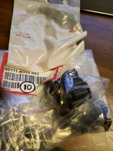 (30 PC LOT) Genuine OEM Honda Cowl Well Nut 5mm 90111-KW3-003 GL1800 CBR600-Mega Mart Warehouse-Ultimate Unclaimed Freight Buyer and Seller Specialists