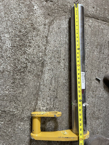 GENUINE CAT BUCKET LINKAGE PIN (SEE PICS FOR MEASUREMENTS) PART NUMBER UNKNOWN