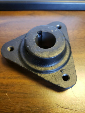 CATERPILLAR KEYWAY MOUNT 442805, 3D15-Mega Mart Warehouse-Ultimate Unclaimed Freight Buyer and Seller Specialists