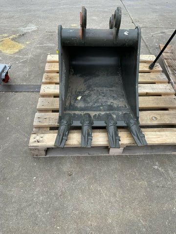 2020 Wacker Neuson Heavy Duty Digging Bucket w/ Hensley Teeth (40mm) 5200016685-Mega Mart Warehouse