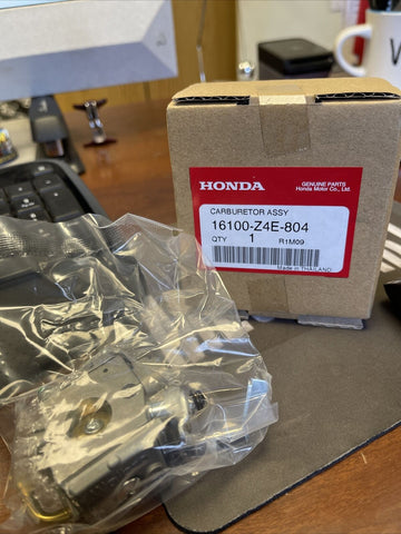 NEW Genuine HONDA Carburetor GX100U GX100RT 16100-Z4E-804 OEM *FREE SHIPPING*