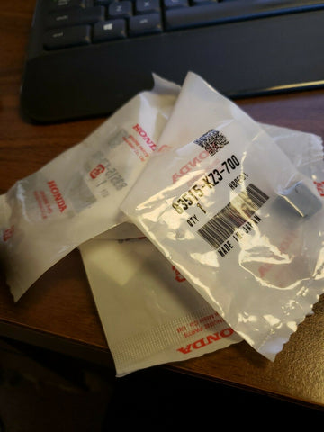 (4) GENUINE HONDA CR 125 250 500 CRF250R SIDE PANEL RUBBER DAMPER MOUNT # PLATE-Mega Mart Warehouse-Ultimate Unclaimed Freight Buyer and Seller Specialists
