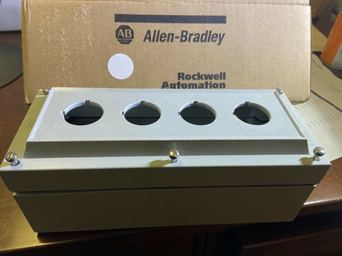 NEW ALLEN BRADLEY AB 800R-4HZ4R 800R4HZ4R, 4,4X,13 (NEW IN THE BOX SEALED)-Mega Mart Warehouse-Ultimate Unclaimed Freight Buyer and Seller Specialists