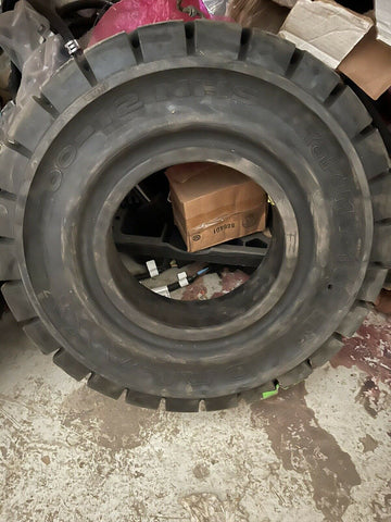 NEW GALAXY YARDMASTER 7.00-12 NHS TIRE **FREE SHIPPING**