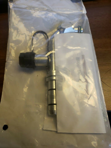 MCC AC Fitting AeroQuip E-Z Clip– Female O’Ring – 90 Degree Elbow w/Service Port-Mega Mart Warehouse-Ultimate Unclaimed Freight Buyer and Seller Specialists